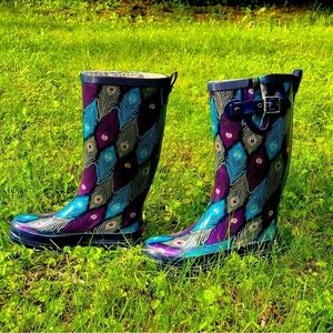 Chooka Peacock Feather Waterproof Rain boots size‎ 6  6.5 Blue All Over Pattern